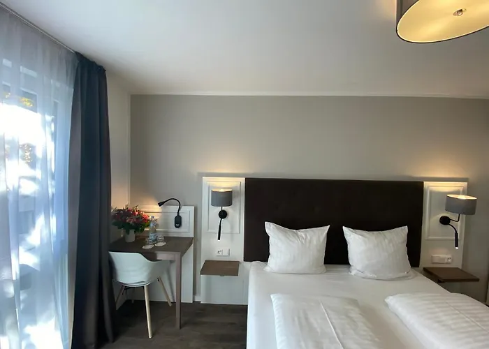 Signature East Falk 3*